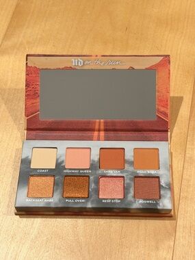 Urban Decay Warm Desert Eyeshadow Palette — Peach, Bronze, Copper, Tan